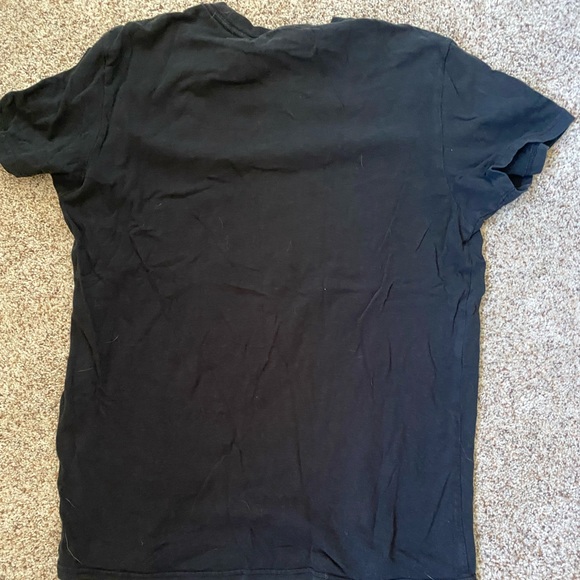 American Eagle T, mens size M, worn a few time, still in great shape - Picture 2 of 2